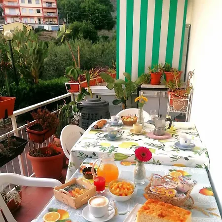 Fiori D'alassio - Ampie Con Terrazza, Parcheggio E Scalinata Per Il Mare *