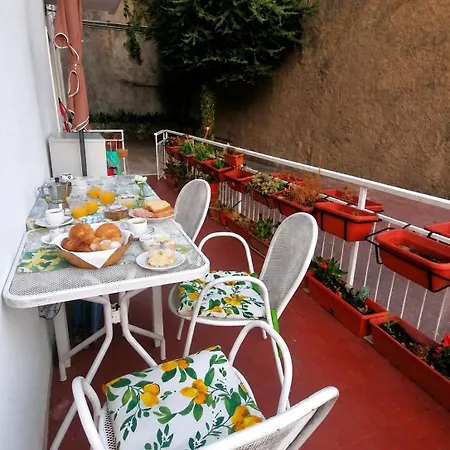 Bed & Breakfast Fiori D'alassio - Ampie Con Terrazza, Parcheggio E Scalinata Per Il Mare *