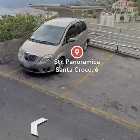 Fiori D'alassio - Ampie Con Terrazza, Parcheggio E Scalinata Per Il Mare Bed & Breakfast *