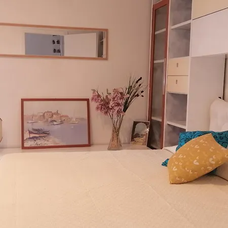 Fiori D'alassio - Ampie Con Terrazza, Parcheggio E Scalinata Per Il Mare Bed & Breakfast