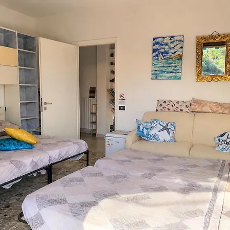 Bed & Breakfast B&B Fiori d'Alassio - ampie camere con terrazza, parcheggio e scalinata per il mare