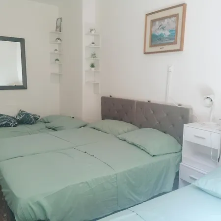 Fiori D'alassio - Ampie Con Terrazza, Parcheggio E Scalinata Per Il Mare Bed & Breakfast *