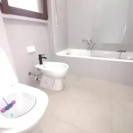 B&B Fiori d'Alassio - ampie camere con terrazza, parcheggio e scalinata per il mare Alassio