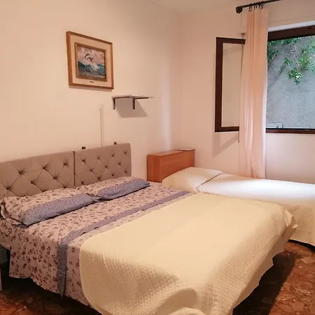Fiori D'alassio - Ampie Con Terrazza, Parcheggio E Scalinata Per Il Mare Alassio
