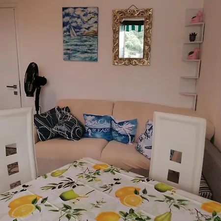 Fiori D'alassio - Ampie Con Terrazza, Parcheggio E Scalinata Per Il Mare Bed & Breakfast *