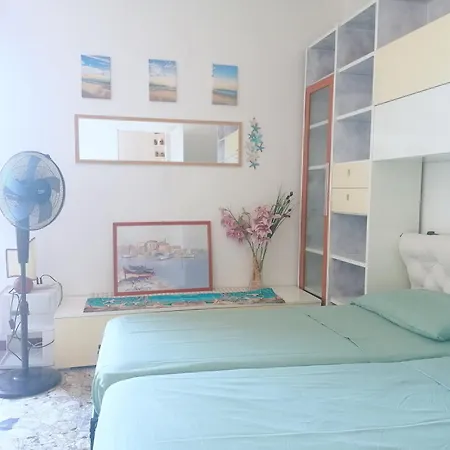 Bed & Breakfast B&B Fiori d'Alassio - ampie camere con terrazza, parcheggio e scalinata per il mare Alassio