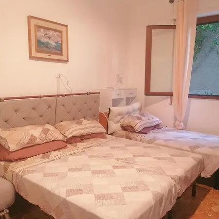 Fiori D'alassio - Ampie Con Terrazza, Parcheggio E Scalinata Per Il Mare Alassio