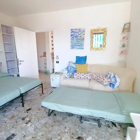 Fiori D'alassio - Ampie Con Terrazza, Parcheggio E Scalinata Per Il Mare Alassio