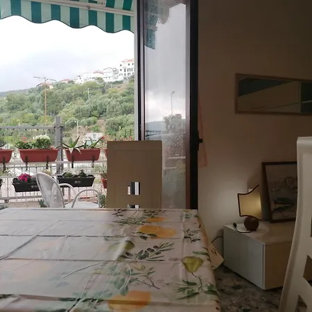 Bed & Breakfast Fiori D'alassio - Ampie Con Terrazza, Parcheggio E Scalinata Per Il Mare *