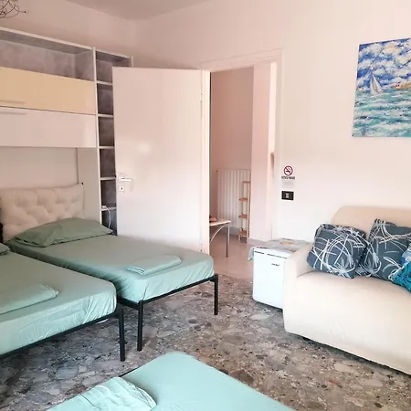 Bed & Breakfast Fiori D'alassio - Ampie Con Terrazza, Parcheggio E Scalinata Per Il Mare *